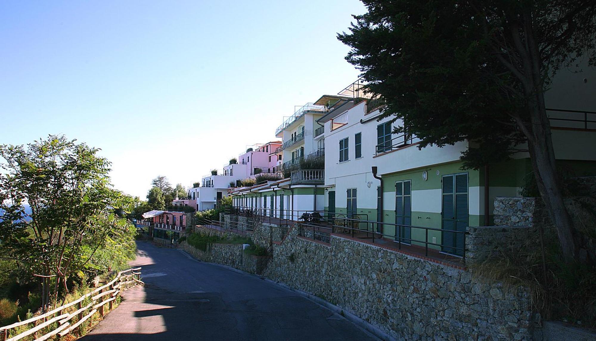 Residence Borgo San Sebastiano Bergeggi Extérieur photo