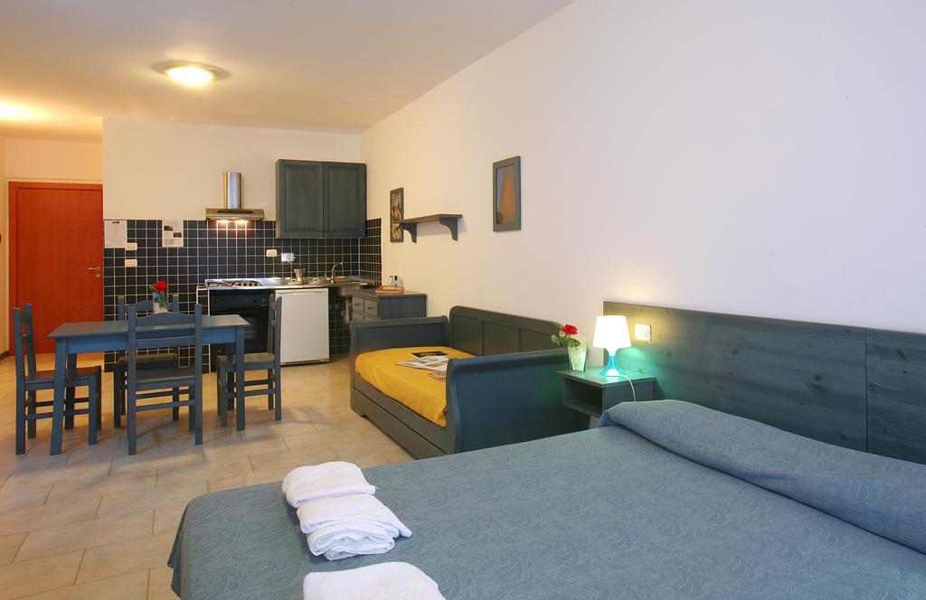 Residence Borgo San Sebastiano Bergeggi Chambre photo